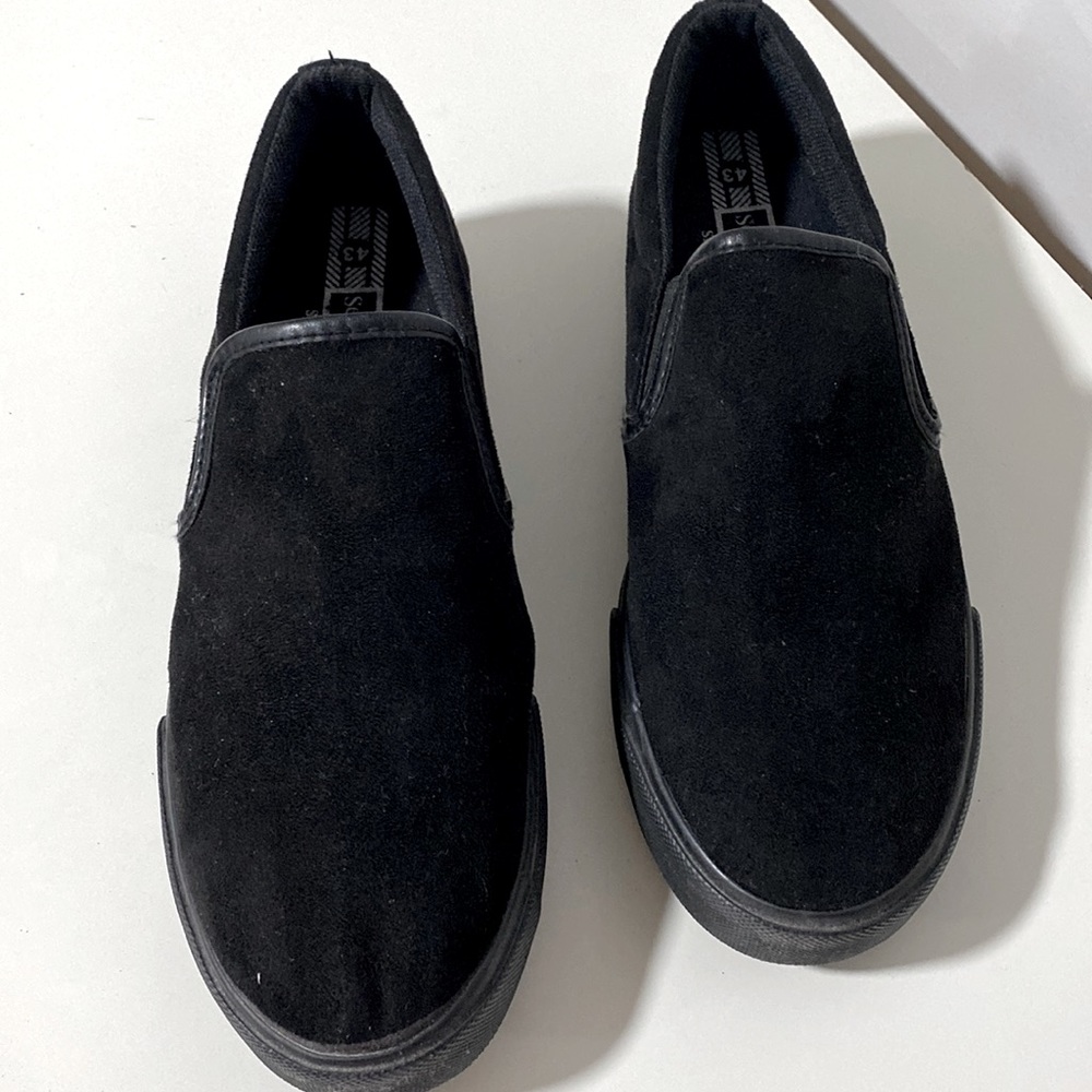 Black belly loafers